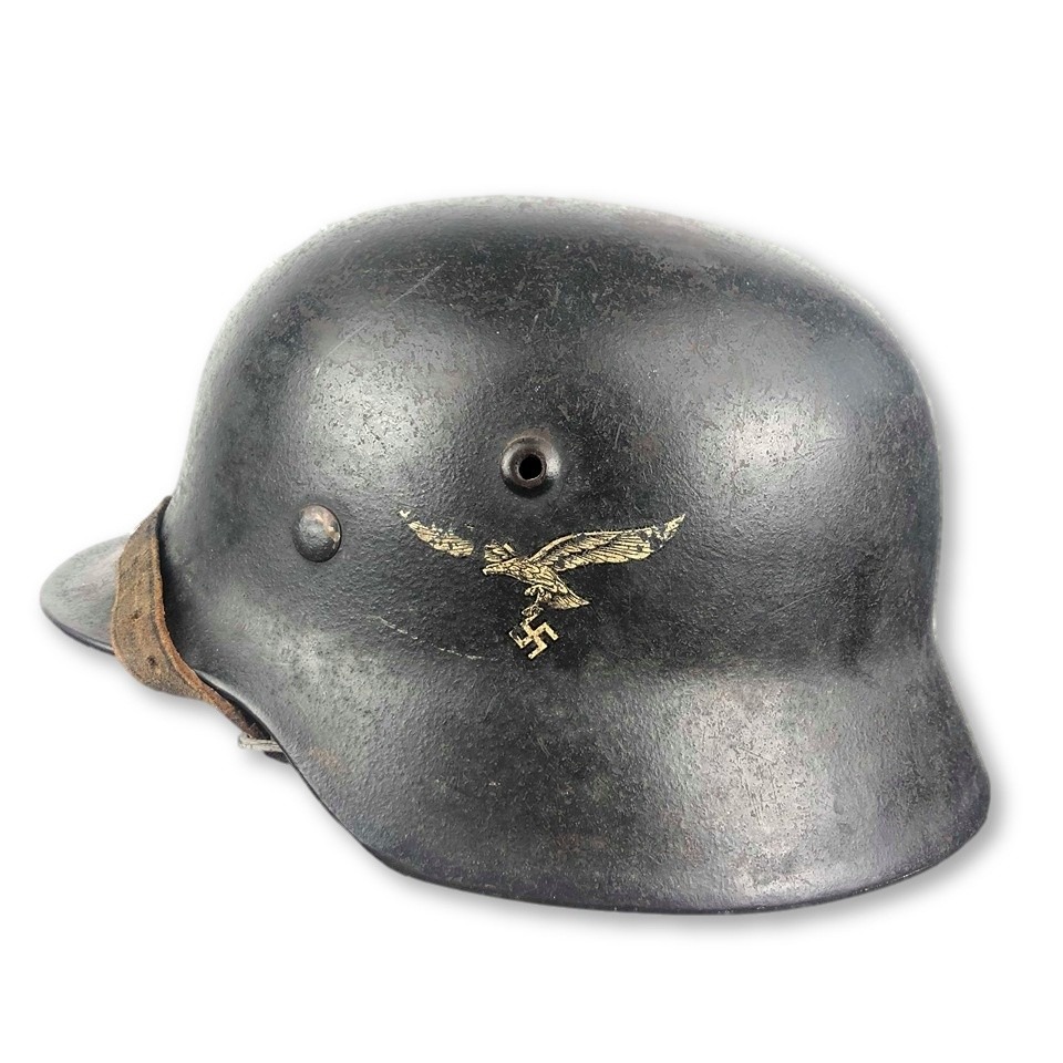 Democratie Huisje voering Originele WWII Duitse Luftwaffe M40 helm - Oorlogsspullen.nl - Militaria  shop