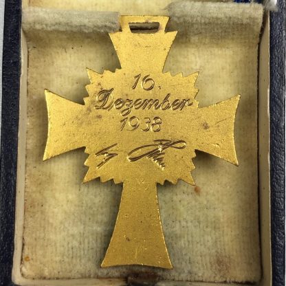 Original WWII Mothers cross in gold with box
