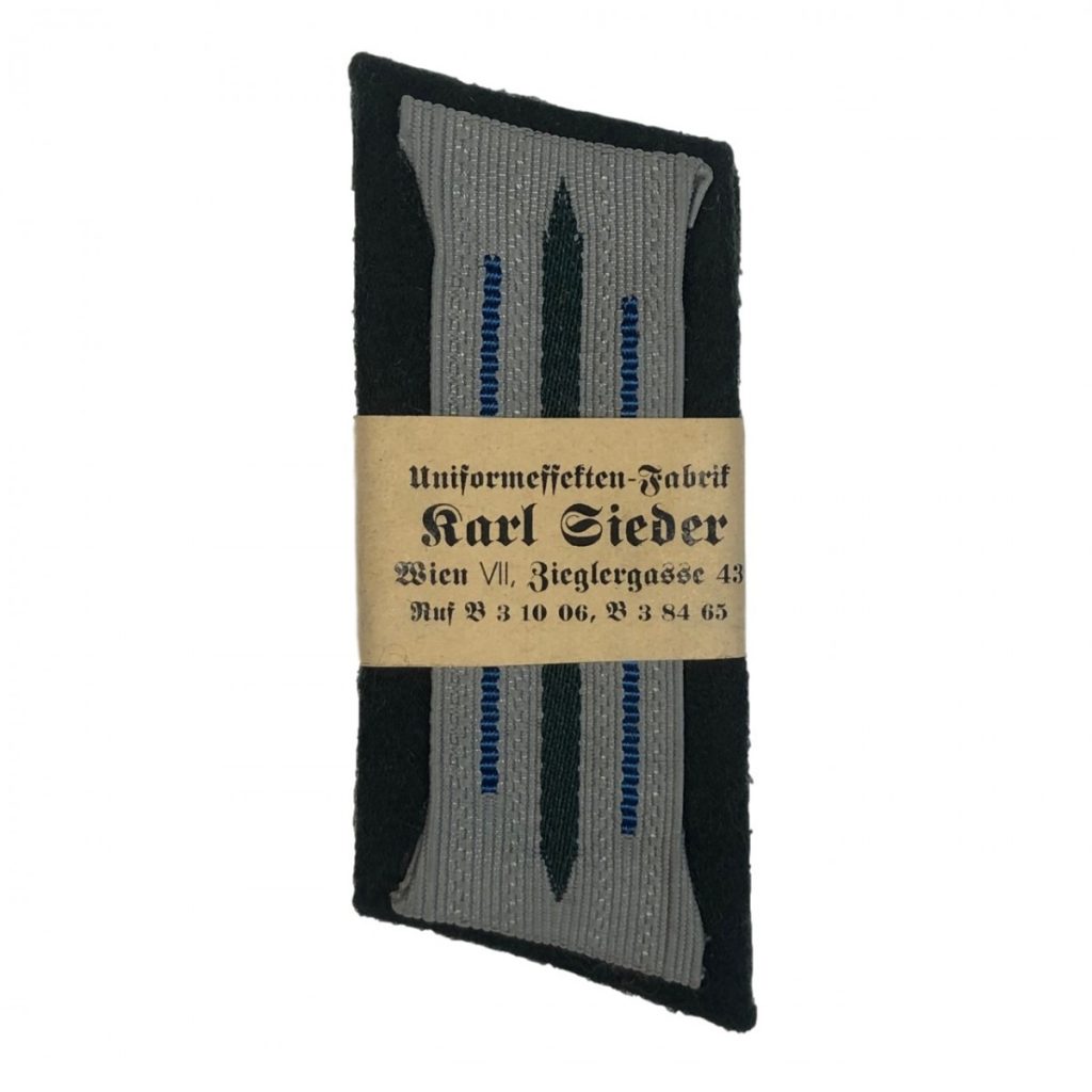 Original WWII German medical collar tabs Oorlogsspullen.nl