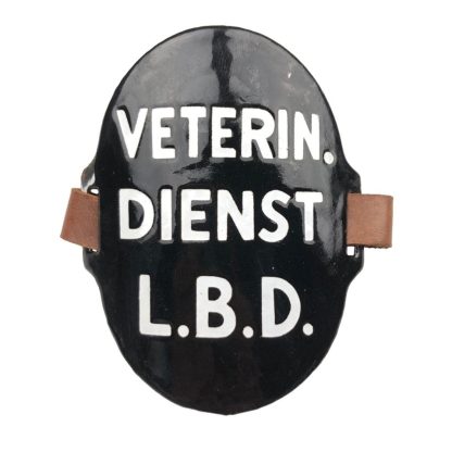 Original WWII Dutch ‘Luchtbeschermingsdienst’ arm shield Veterinaire Dienst