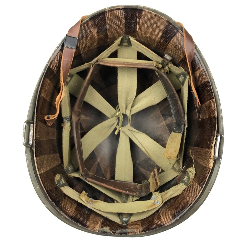 Original WWII US M1 swivel bale front seam helmet - Oorlogsspullen.nl ...