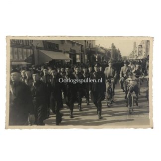 Original WWII Dutch NSB marching photo Originele WWII Nederlandse NSB mars foto