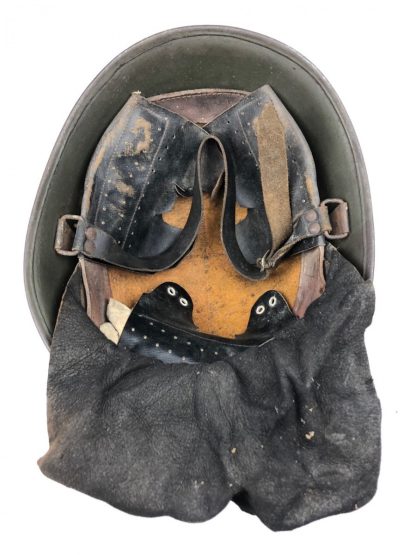 Original WWII Dutch M41 camouflage KNIL helmet Originele WWII Nederlandse M41 gecamoufleerde KNIL helmet