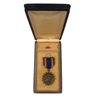 Original WWII US Air medal