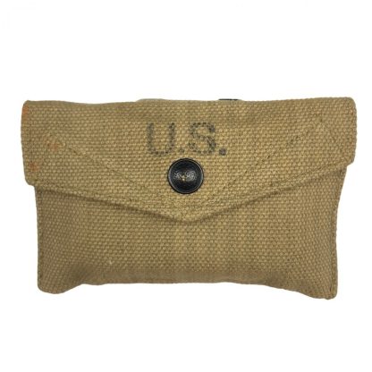 Original WWII US first aid pouch with package (British made)