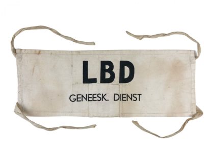 Original WWII Dutch ‘Luchtbeschermingsdienst’ armband and ID card Grijpskerk