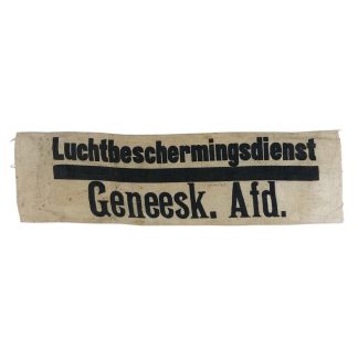 Original WWII Dutch ‘Luchtbeschermingsdienst’ medical department armband