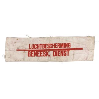 Original WWII Dutch ‘Luchtbescherming’ medical department armband