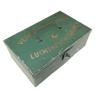 Original WWII Dutch ‘Luchtbeschermingsdienst’ first aid tin