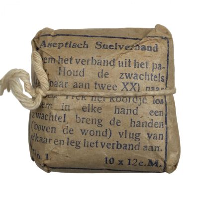 Original WWII Dutch 'Luchtbeschermingsdienst' first aid bag with containment