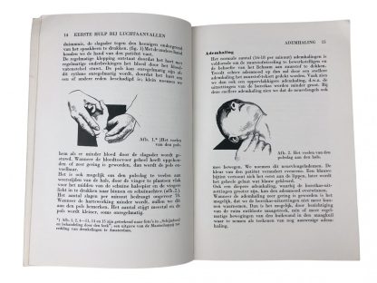 Original WWII Dutch first aid by air attacks booklet