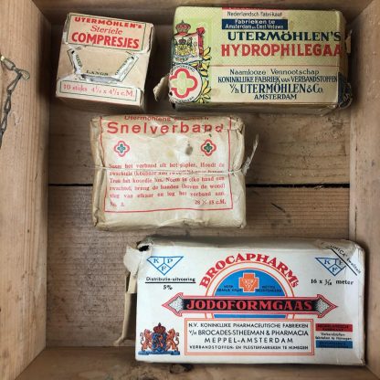 Original WWII Dutch ‘Luchtbeschermingsdienst’ wooden medical box with bandage