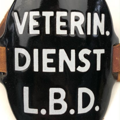 Original WWII Dutch ‘Luchtbeschermingsdienst’ arm shield Veterinaire Dienst