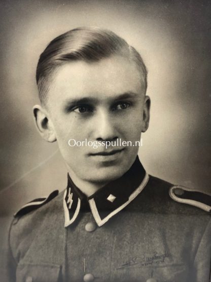 Original WWII Dutch Waffen-SS portrait photo – Weert (Limburg)