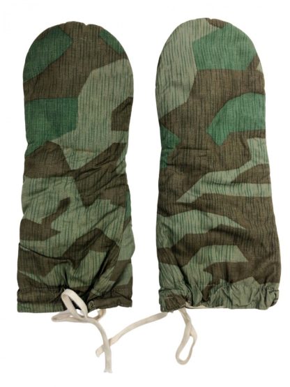 Original WWII German reversible Splintertarn camouflage gloves