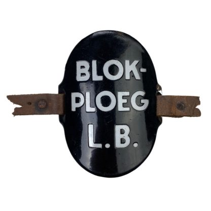 Original WWII Dutch ‘Luchtbeschermingsdienst’ arm shield Blokploeg
