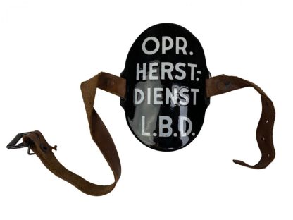 Original WWII Dutch ‘Luchtbeschermingsdienst’ arm shield Oproep Herstel Dienst