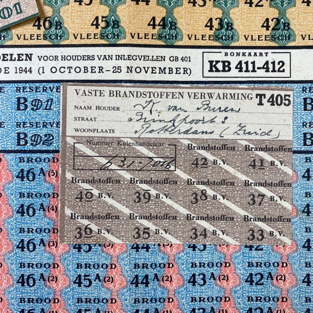 Original WWII Dutch ration card 'Bonkaarten' set - Oorlogsspullen.nl ...