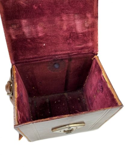 Original WWII German ‘Zeiss Ikon Box-Tengor’ camera with pouch