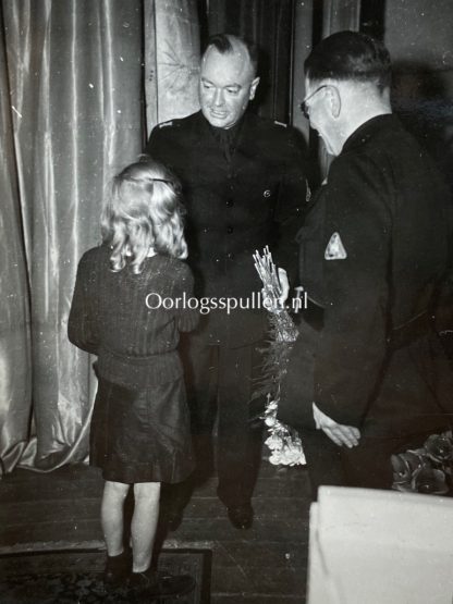 Original WWII Dutch NSB photo grouping Hoofddorp – Lijfwacht Mussert with SS Leistungsrune