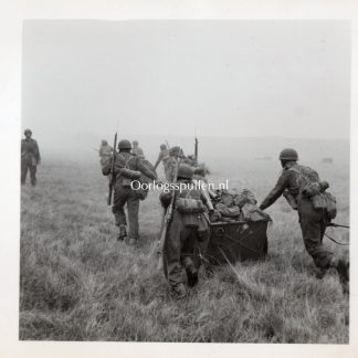 Original WWII British press photo ‘Airborne with their equipment’