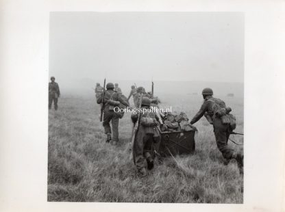 Original WWII British press photo ‘Airborne with their equipment’