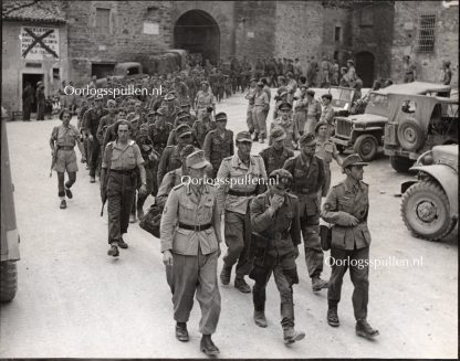 Original WWII British photo ‘German prisoners in Castiglione (Italy)’