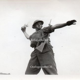 Original WWII British photo ‘Anti Tank member throws petrol bomb’ 1940