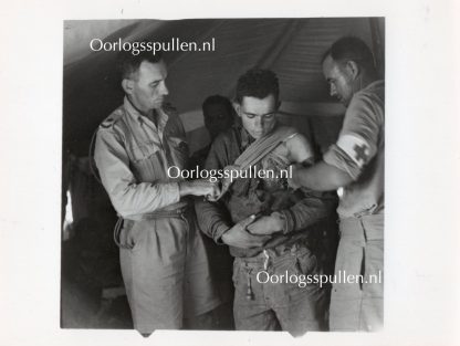 Original WWII British photo ‘German wounded treated by Australian medics’ 1942