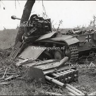 Original WWII British photo ‘Knocked out self-propelled gun Gustav Line (Italy)’