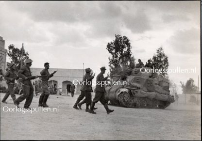 Original WWII British photo ‘8th Army advances towards Tripoli’