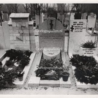 Original WWII Dutch NSB photo – Grave of Peter Ton