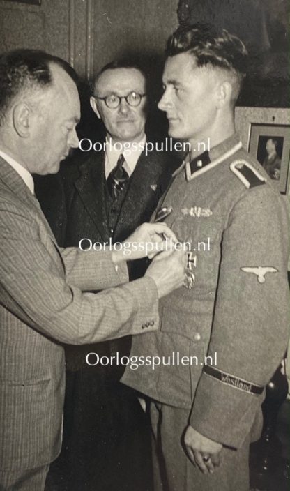 Original WWII Dutch Waffen-SS photo set - Strijd & Offer teken presentation for Dutch Waffen-SS volunteer Van Exel
