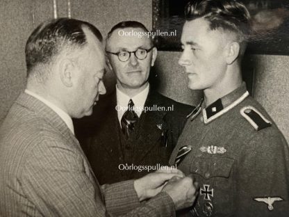 Original WWII Dutch Waffen-SS photo set - Strijd & Offer teken presentation for Dutch Waffen-SS volunteer Van Exel