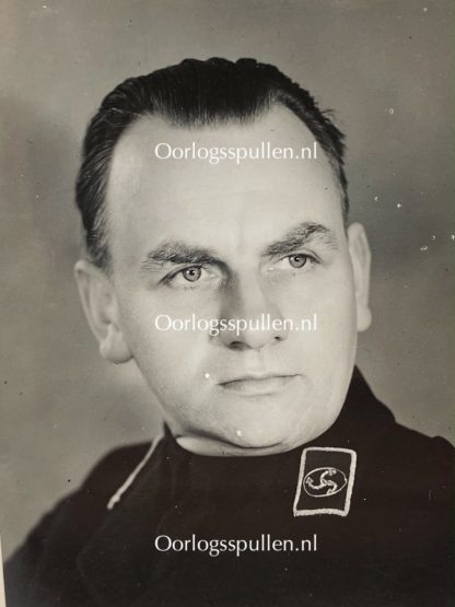 Original WWII Dutch Waffen-SS volunteer photo grouping - Melchert Schuurman