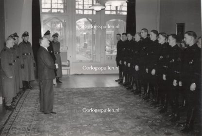 Original WWII Dutch NSB photo grouping - Lijfwacht Mussert with SS Leistungsrune