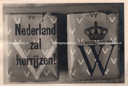Original WWII Dutch photo - Nederland zal herrijzen cigarettes