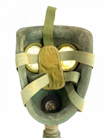 Original Pré 1940 Dutch army gas mask in carrying bag (Type G) - 19 R.A.