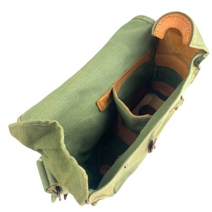 Original Pré 1940 Dutch army gas mask in carrying bag (Type G) - 19 R.A.