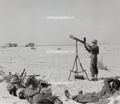 Original WWII British photo '5th New Zealand Infantry Brigade - Anti-aircraft gun position'