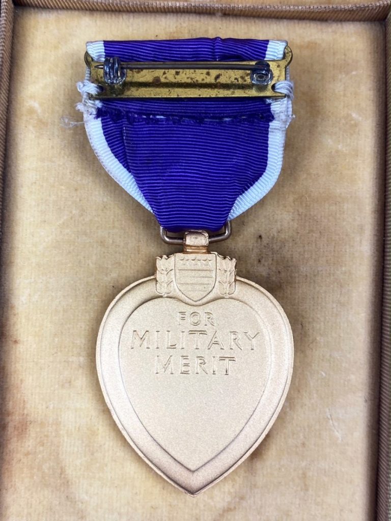 Original WWII US Purple Heart medal in box with ribbon Oorlogsspullen