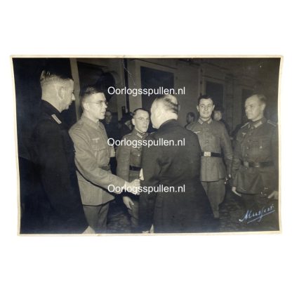 Original WWII Dutch volunteer photo with Anton Mussert autograph