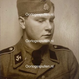 Original WWII Flemish Waffen-SS 'SS-Freiwilligen Legion Flandern' pass photo