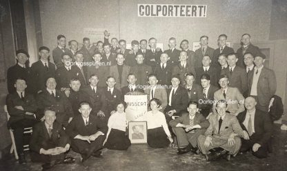 Original WWII Dutch NSB photo 'Colporteurs'
