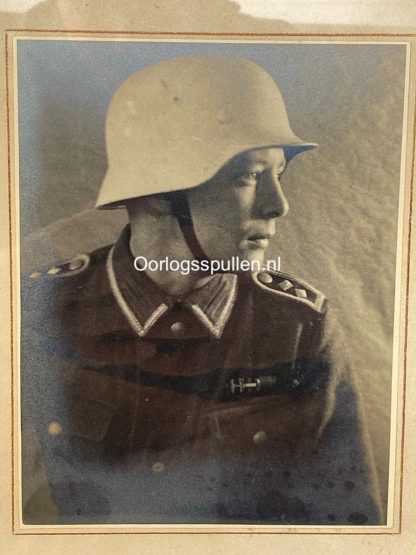 Original WWII German WH portrait photo 'Winter camouflage helmet'