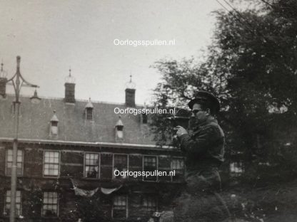 Original WWII Dutch photo - Allied war correspondent during the liberation of The Hague 1945