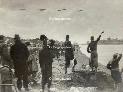 Original WWII Dutch photo - Operation Manna 1945