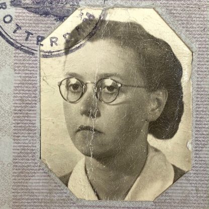 Original WWII Dutch resistance grouping from a nurse in Rotterdam