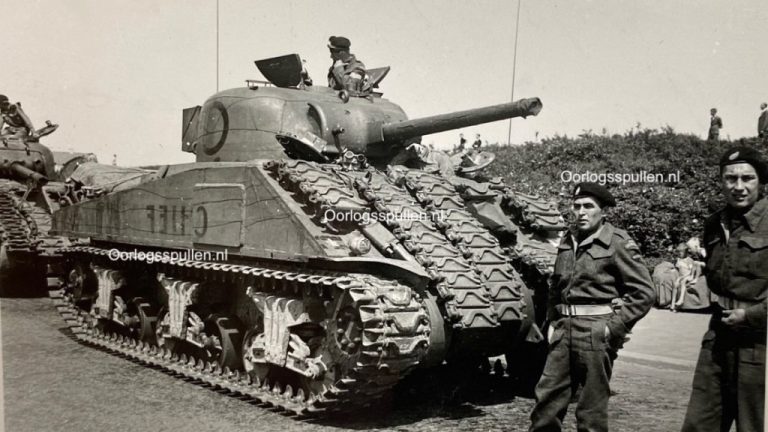 Original WWII Dutch photo - Allied tanks (Canadians) in The Hague May ...