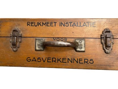 Original WWII Dutch Luchtbeschermingsdienst odor measurement installation for gas explorers
